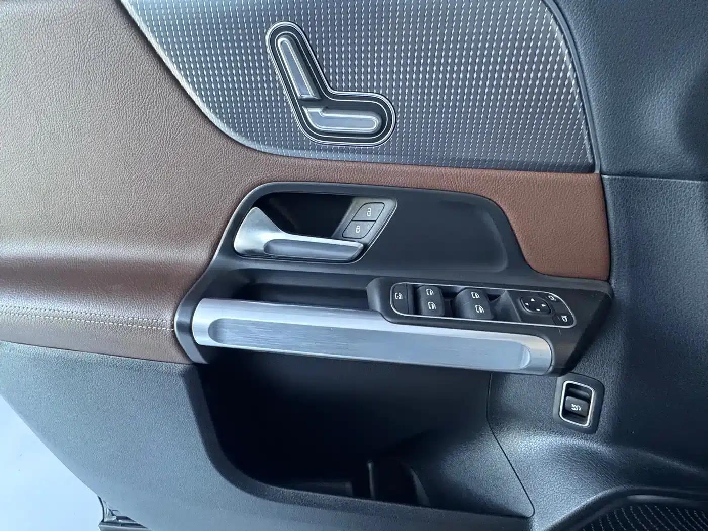 2022 Mercedes-Benz GLB 180 Dynamic — миниатюра 17