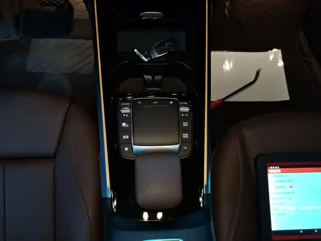 2022 Mercedes-Benz GLB 220 Dynamic — миниатюра 14