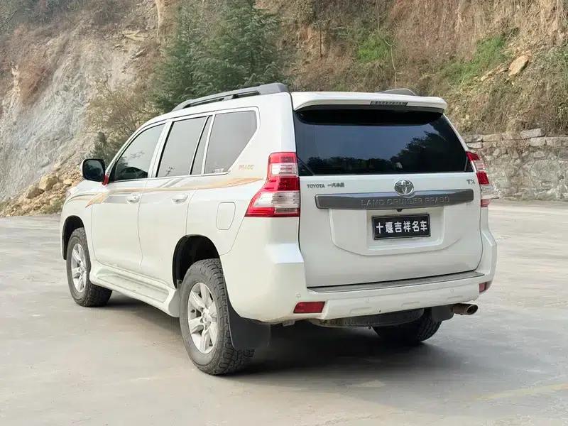 2016 Prado 2.7L Automatic Standard Edition — миниатюра 4
