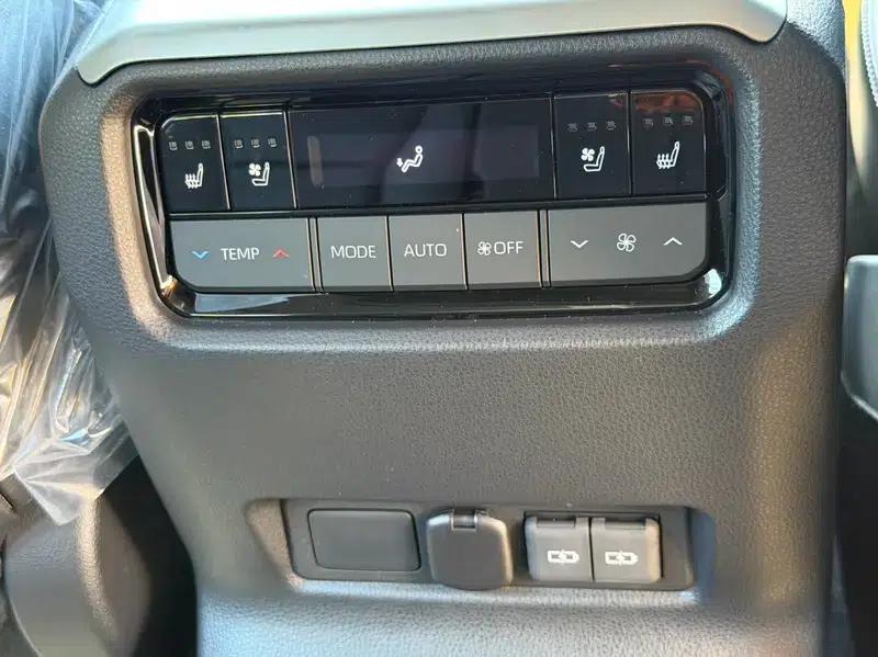 2026 Prado 2.4T Hybrid Flagship VX Edition 5-seater — миниатюра 7