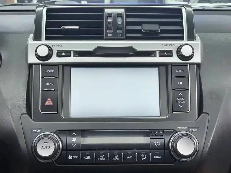 2017 Prado 2.7L Automatic 4WD 5-Seater Factory Custom Edition — миниатюра 13