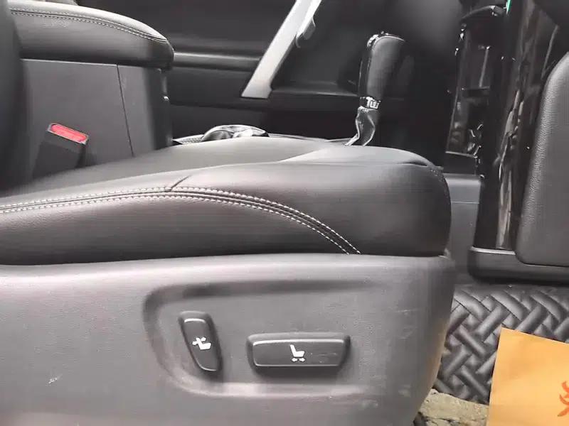 2017 Prado 2.7L Automatic 4WD 5-Seater Factory Custom Edition — миниатюра 14