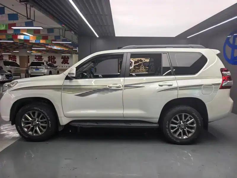 2017 Prado 2.7L Automatic 4WD 5-Seater Factory Custom Edition — миниатюра 3