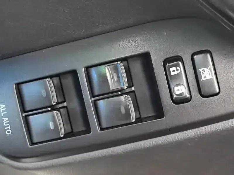2017 Prado 2.7L Automatic 4WD 5-Seater Factory Custom Edition — миниатюра 28