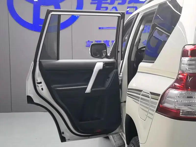 2017 Prado 2.7L Automatic 4WD 5-Seater Factory Custom Edition — миниатюра 29