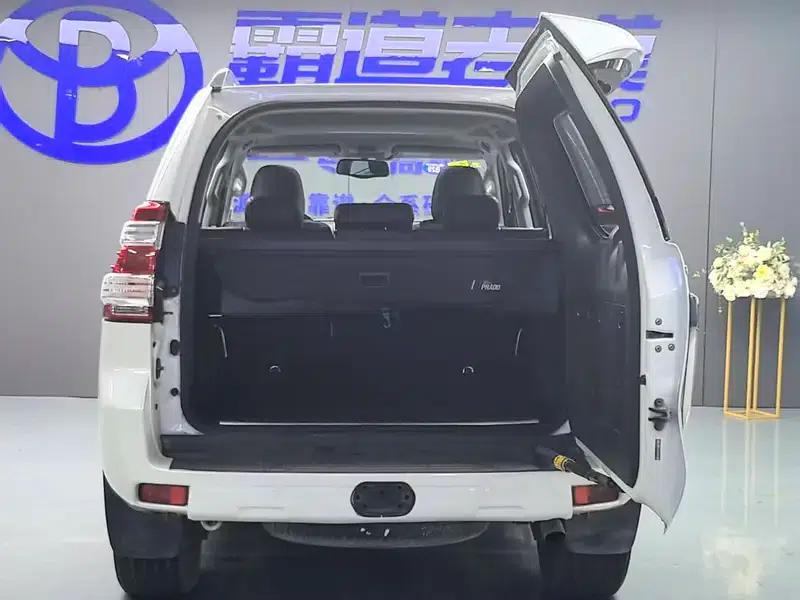 2017 Prado 2.7L Automatic 4WD 5-Seater Factory Custom Edition — миниатюра 30