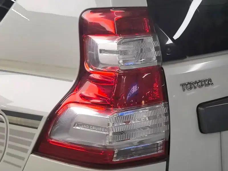 2017 Prado 2.7L Automatic 4WD 5-Seater Factory Custom Edition — миниатюра 9