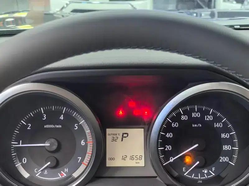 2017 Prado 2.7L Automatic 4WD 5-Seater Factory Custom Edition — миниатюра 17