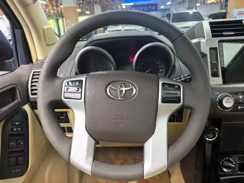 2017 Prado 2.7L Automatic 4WD 5-Seater Factory Custom Edition — миниатюра 18