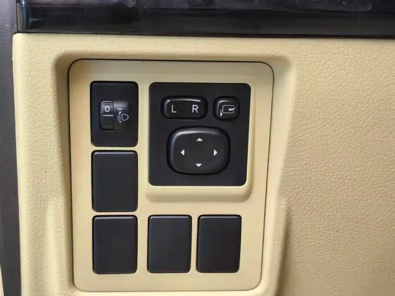 2017 Prado 2.7L Automatic 4WD 5-Seater Factory Custom Edition — миниатюра 20