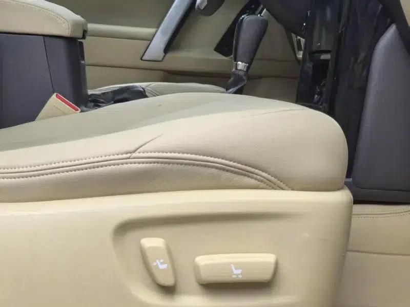 2017 Prado 2.7L Automatic 4WD 5-Seater Factory Custom Edition — миниатюра 24