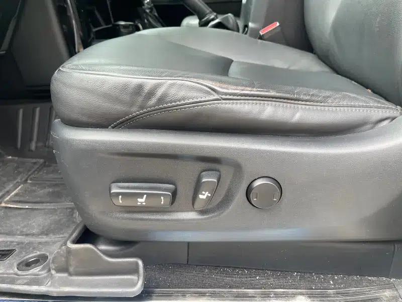 2016 Prado 2.7L Automatic Luxury Edition — миниатюра 26