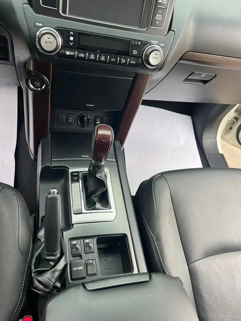 2016 Prado 3.5L Automatic TX-L NAVI — миниатюра 11