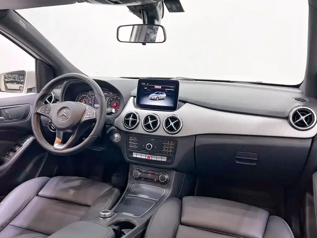 2017 Mercedes-Benz B-Class B 200 Dynamic — миниатюра 14
