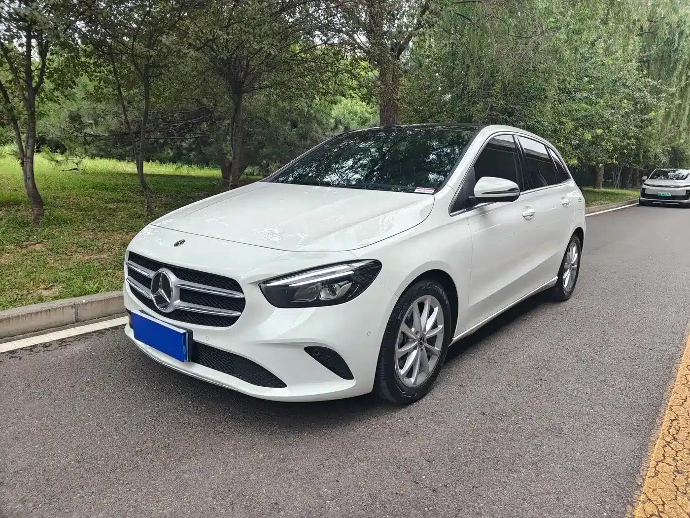 Mercedes-Benz B-Class 2022 Facelift II B 200 Fashion Model — миниатюра 1