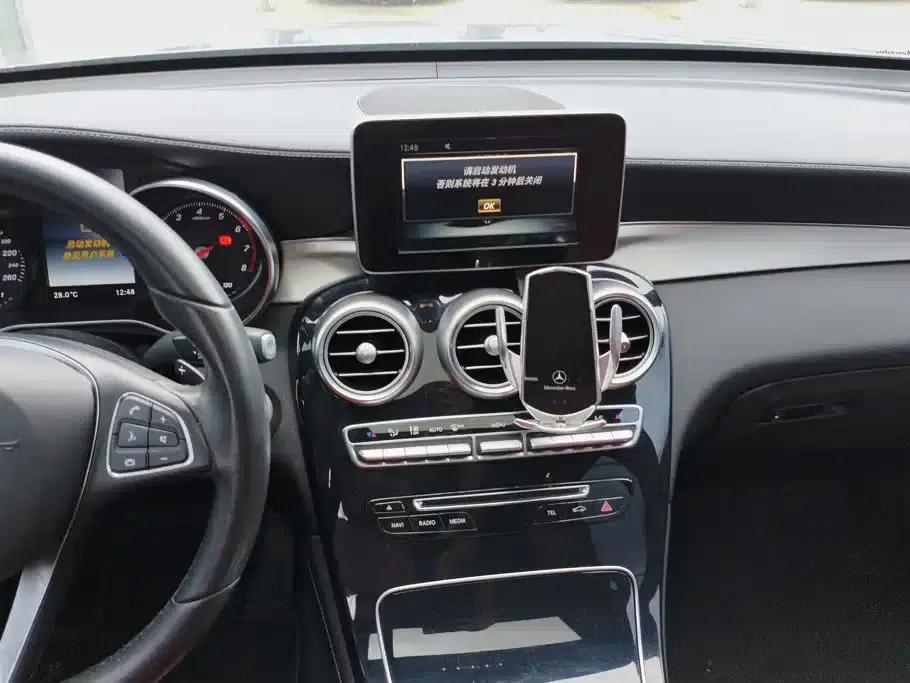 2017 Mercedes-Benz GLC Coupe, GLC 200 4MATIC Coupe SUV — миниатюра 13