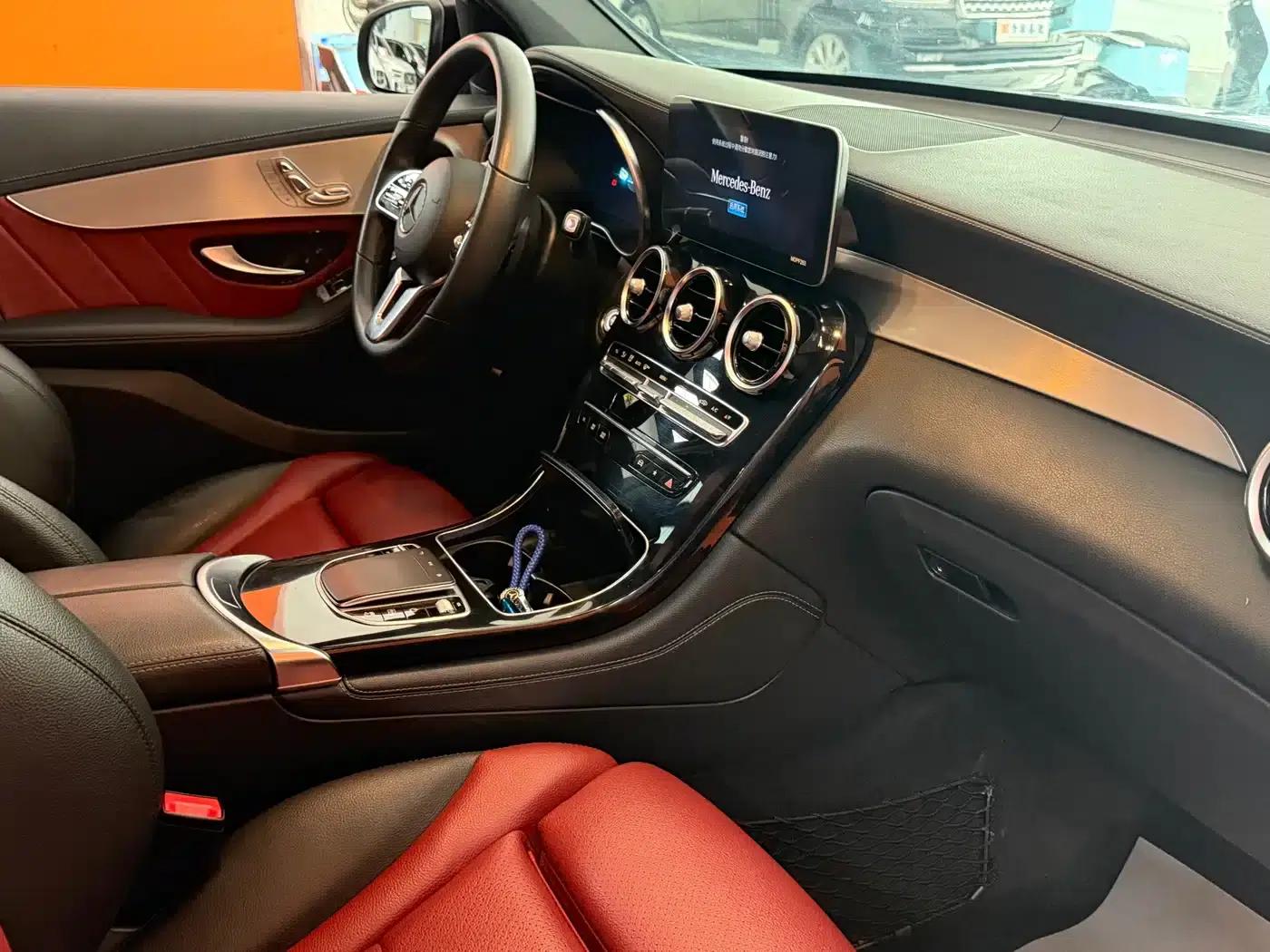 Mercedes-Benz GLC Coupe 2020 GLC 260 4MATIC Coupe SUV — миниатюра 15