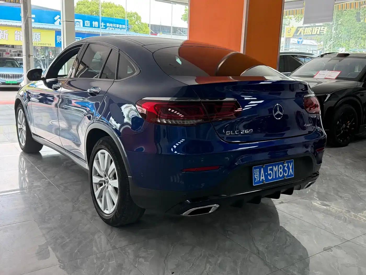 Mercedes-Benz GLC Coupe 2020 GLC 260 4MATIC Coupe SUV — миниатюра 4