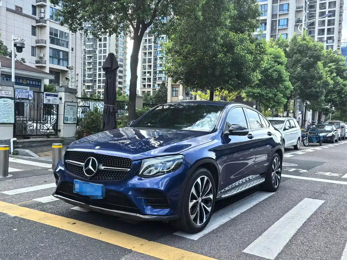 2017 Mercedes-Benz GLC Coupe, GLC 260 4MATIC Coupe SUV — миниатюра 1