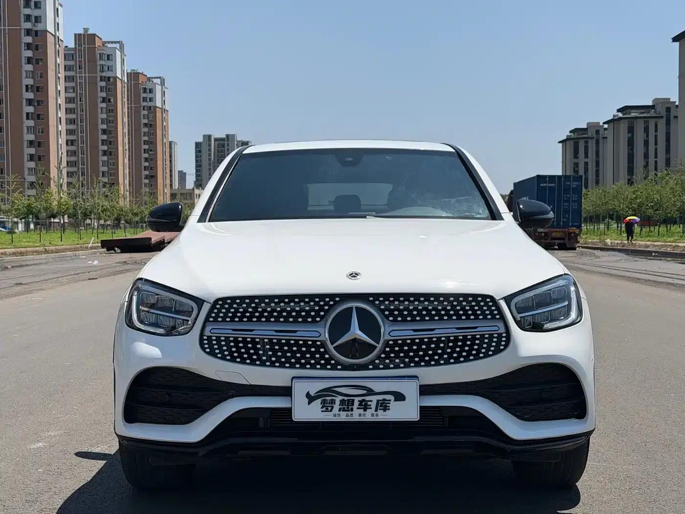Mercedes-Benz GLC Coupe 2020 GLC 260 4MATIC Coupe SUV — миниатюра 1