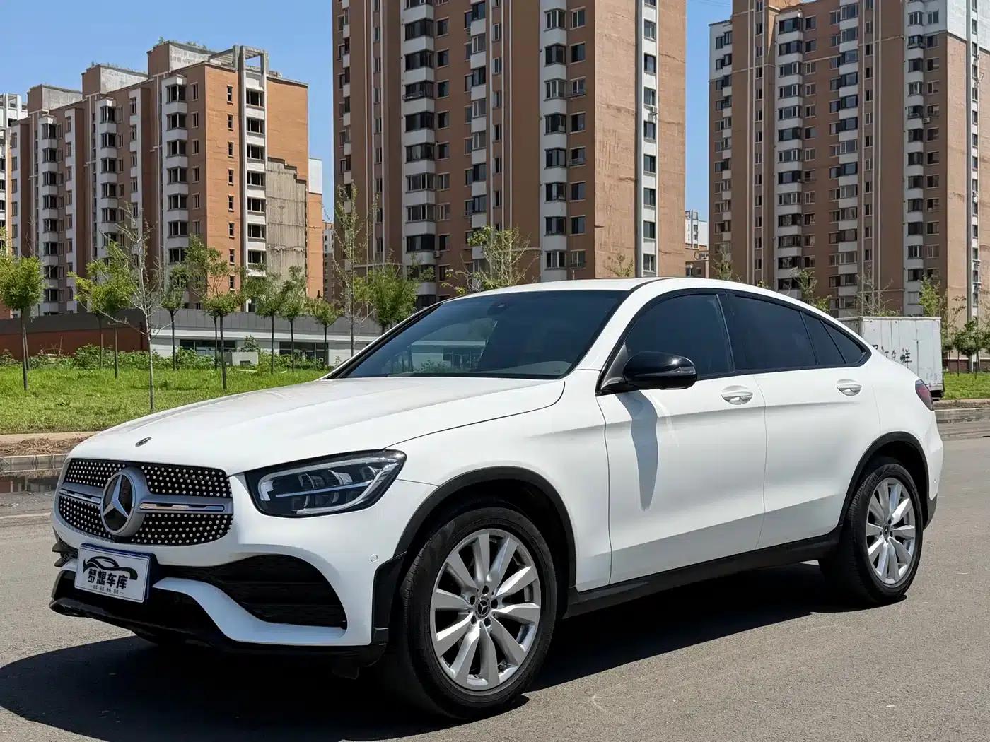 Mercedes-Benz GLC Coupe 2020 GLC 260 4MATIC Coupe SUV — миниатюра 2