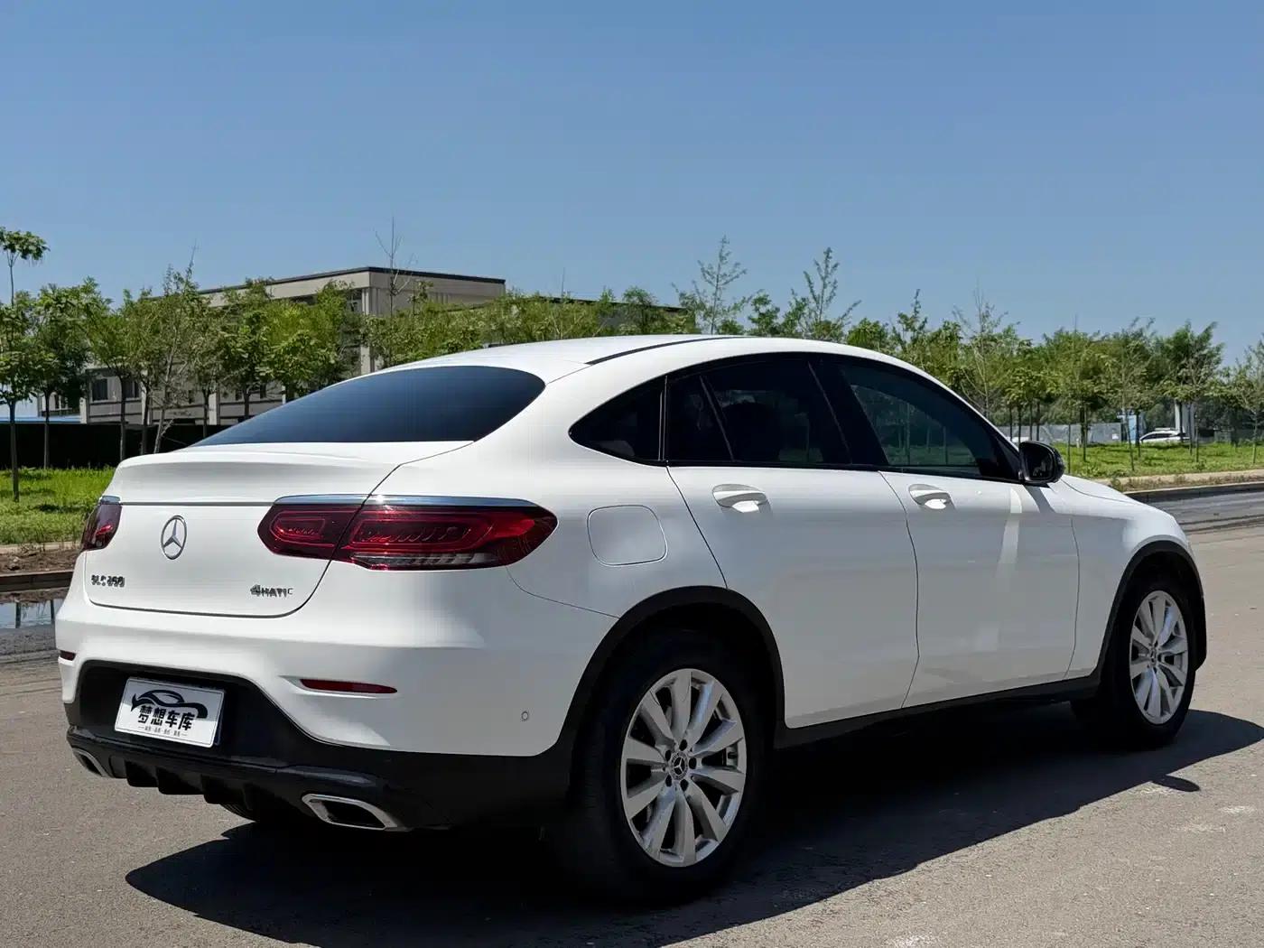Mercedes-Benz GLC Coupe 2020 GLC 260 4MATIC Coupe SUV — миниатюра 9