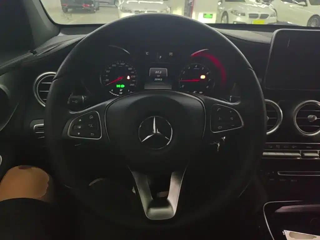 Mercedes-Benz GLC Coupe 2018 GLC 200 4MATIC Coupe SUV — миниатюра 11