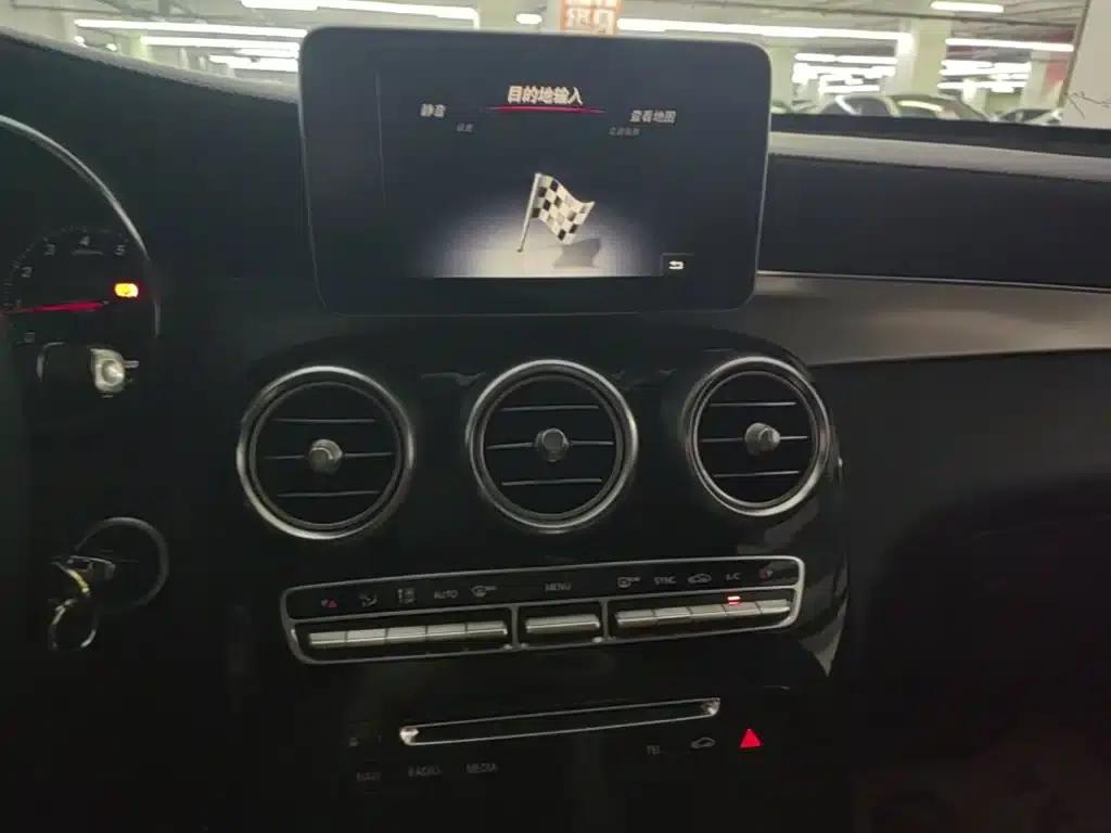 Mercedes-Benz GLC Coupe 2018 GLC 200 4MATIC Coupe SUV — миниатюра 13
