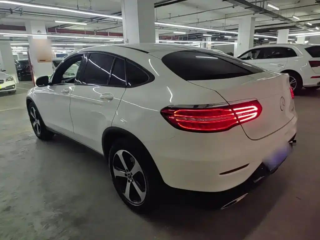 Mercedes-Benz GLC Coupe 2018 GLC 200 4MATIC Coupe SUV — миниатюра 5