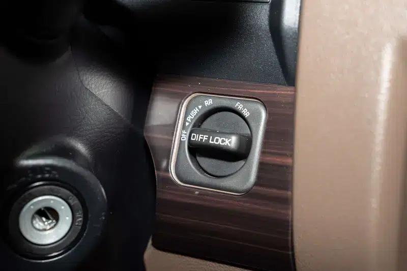 2024 Land Cruiser 70 Series 2.8T Automatic 4WD 5-Seater Parallel Import — миниатюра 6