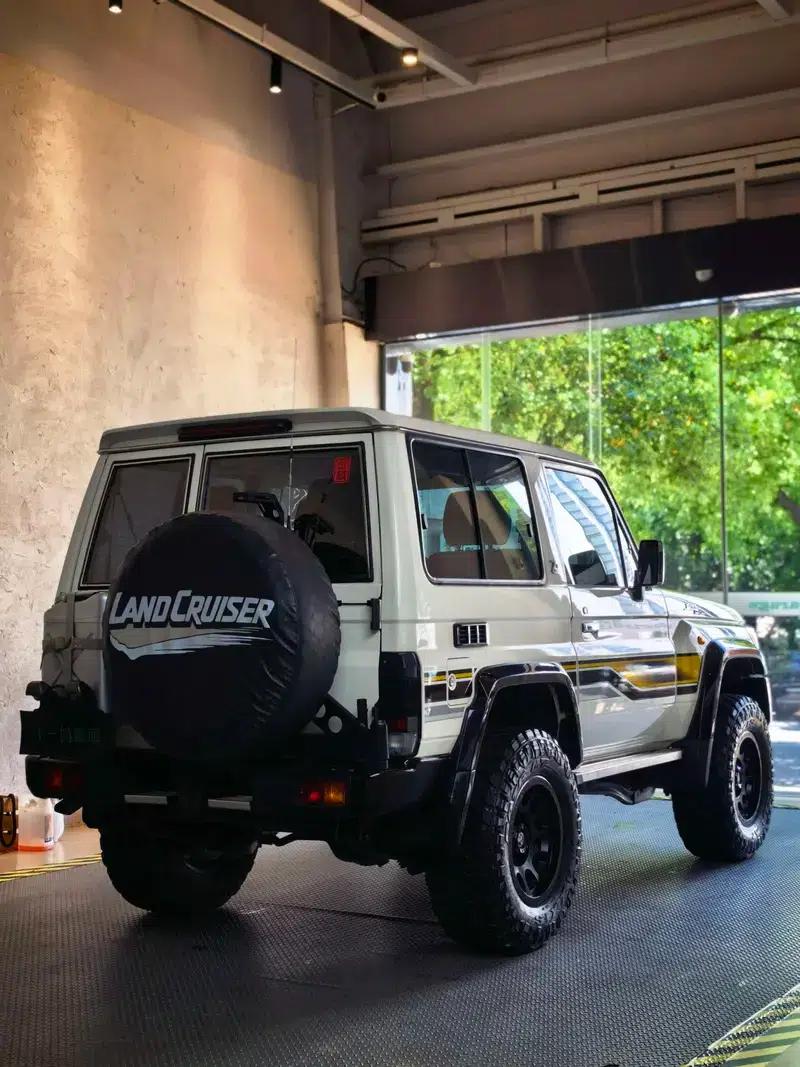 2022 Land Cruiser 70 Series, 4.0L Manual, 4WD, 5-Seater, Parallel Import — миниатюра 4