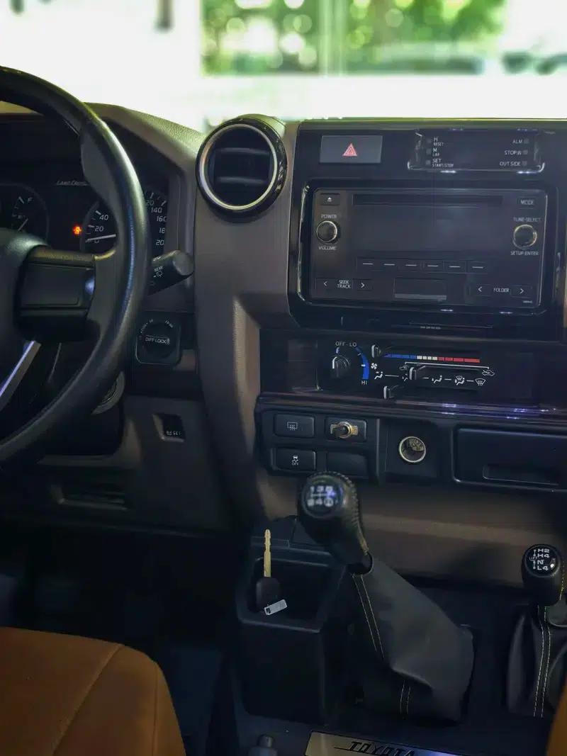 2022 Land Cruiser 70 Series, 4.0L Manual, 4WD, 5-Seater, Parallel Import — миниатюра 7