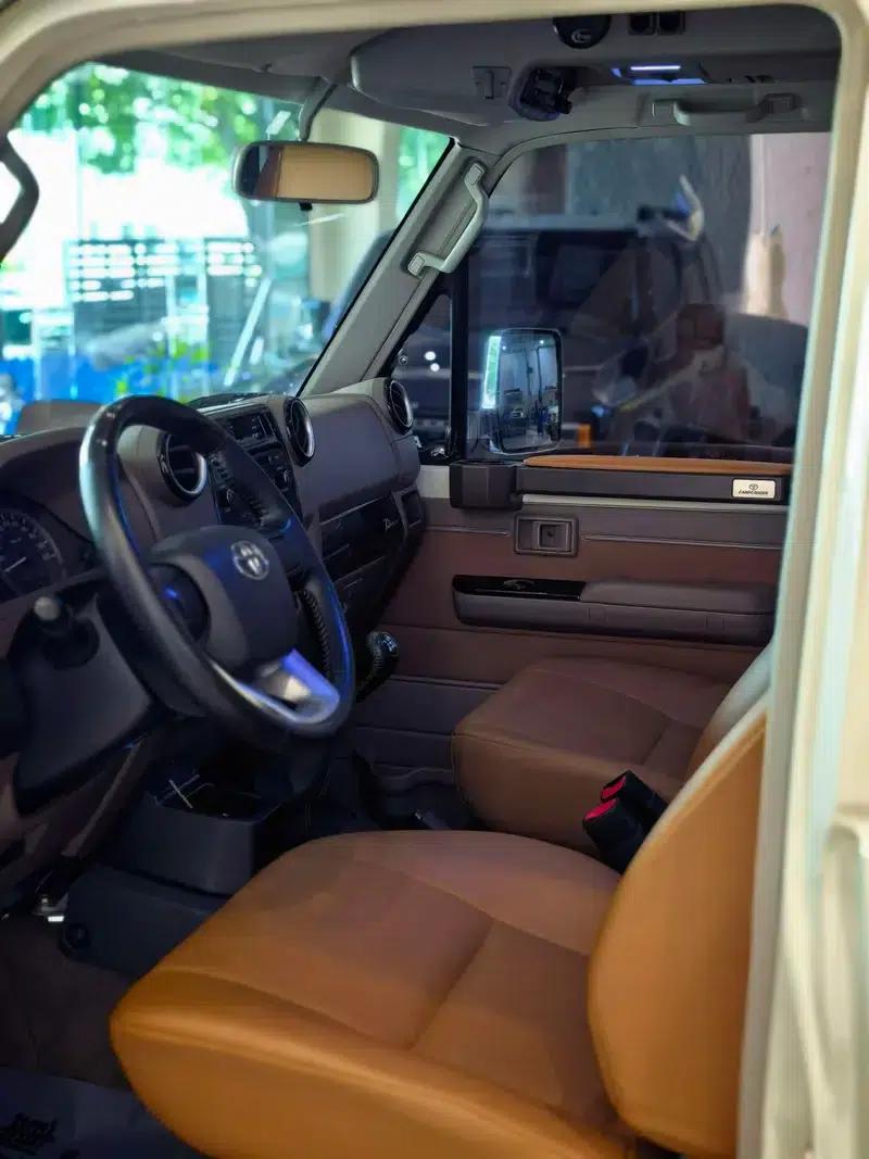 2022 Land Cruiser 70 Series, 4.0L Manual, 4WD, 5-Seater, Parallel Import — миниатюра 8