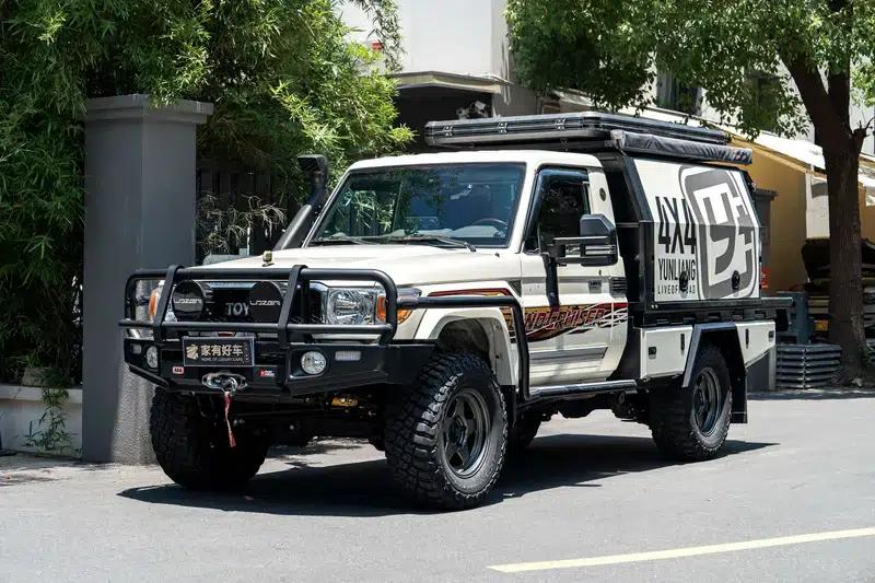 2022 Land Cruiser 70 Series, 4.0L Manual, 4WD, 2-Seater, Parallel Import — миниатюра 1