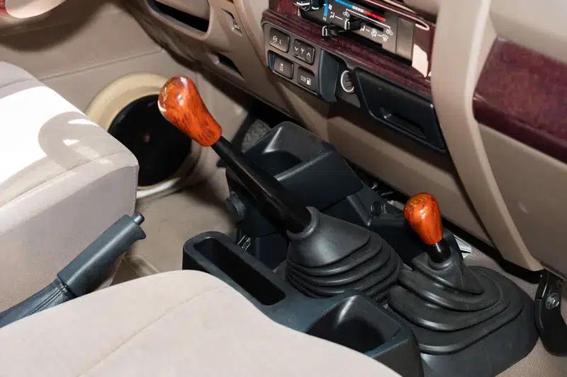 2022 Land Cruiser 70 Series, 4.0L Manual, 4WD, 2-Seater, Parallel Import — миниатюра 16