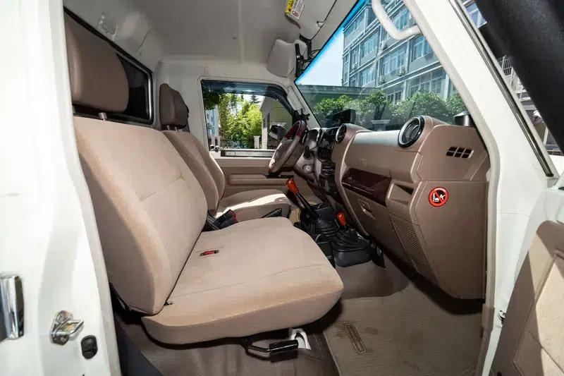 2022 Land Cruiser 70 Series, 4.0L Manual, 4WD, 2-Seater, Parallel Import — миниатюра 18