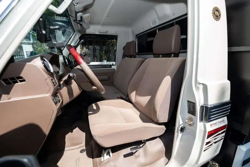 2022 Land Cruiser 70 Series, 4.0L Manual, 4WD, 2-Seater, Parallel Import — миниатюра 19