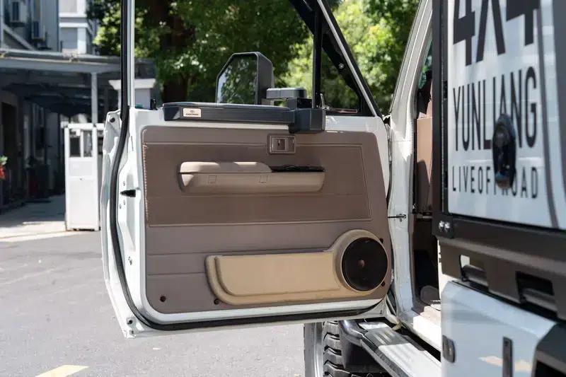 2022 Land Cruiser 70 Series, 4.0L Manual, 4WD, 2-Seater, Parallel Import — миниатюра 8