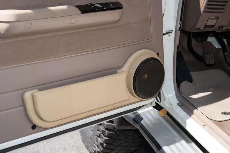 2022 Land Cruiser 70 Series, 4.0L Manual, 4WD, 2-Seater, Parallel Import — миниатюра 9