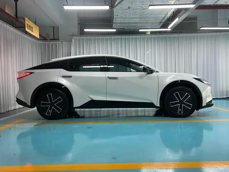 Toyota BZ5 2025 550 JOY — миниатюра 8