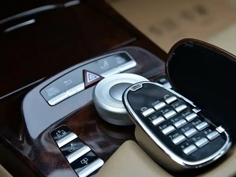 2010 Mercedes-Benz S-Class AMG S 65 — миниатюра 14
