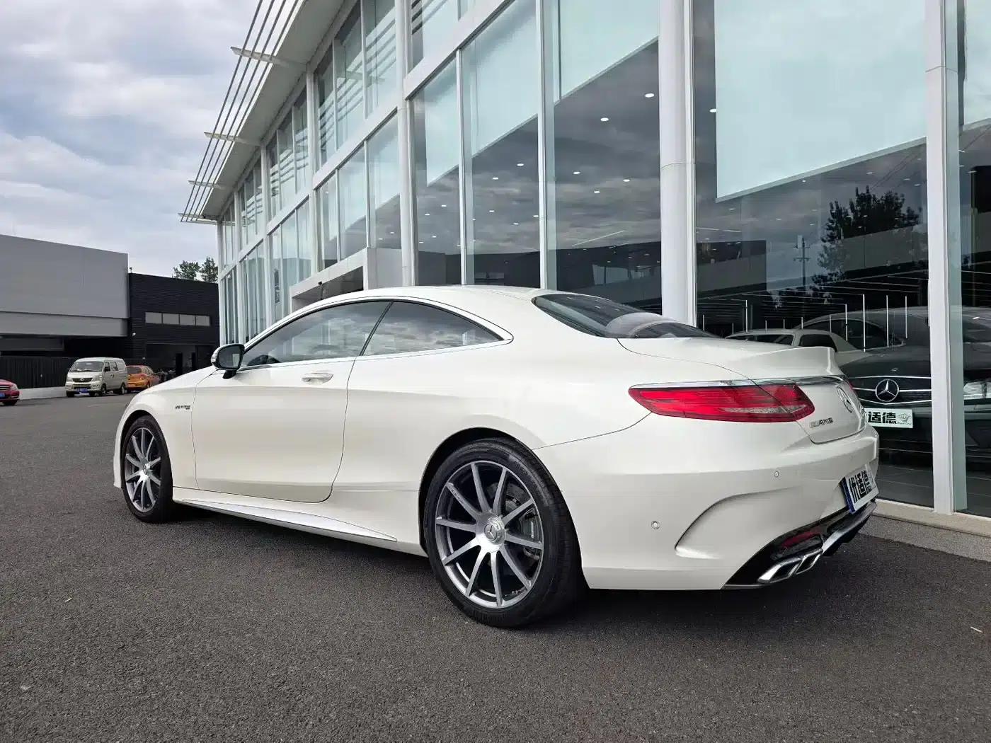 2015 Mercedes-Benz S-Class AMG S 63 4MATIC Coupe — миниатюра 4