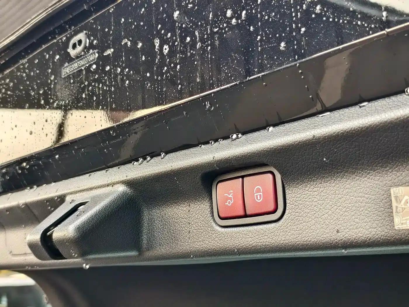Mercedes-Benz EQE 2025 500 4MATIC Luxury Edition — миниатюра 12