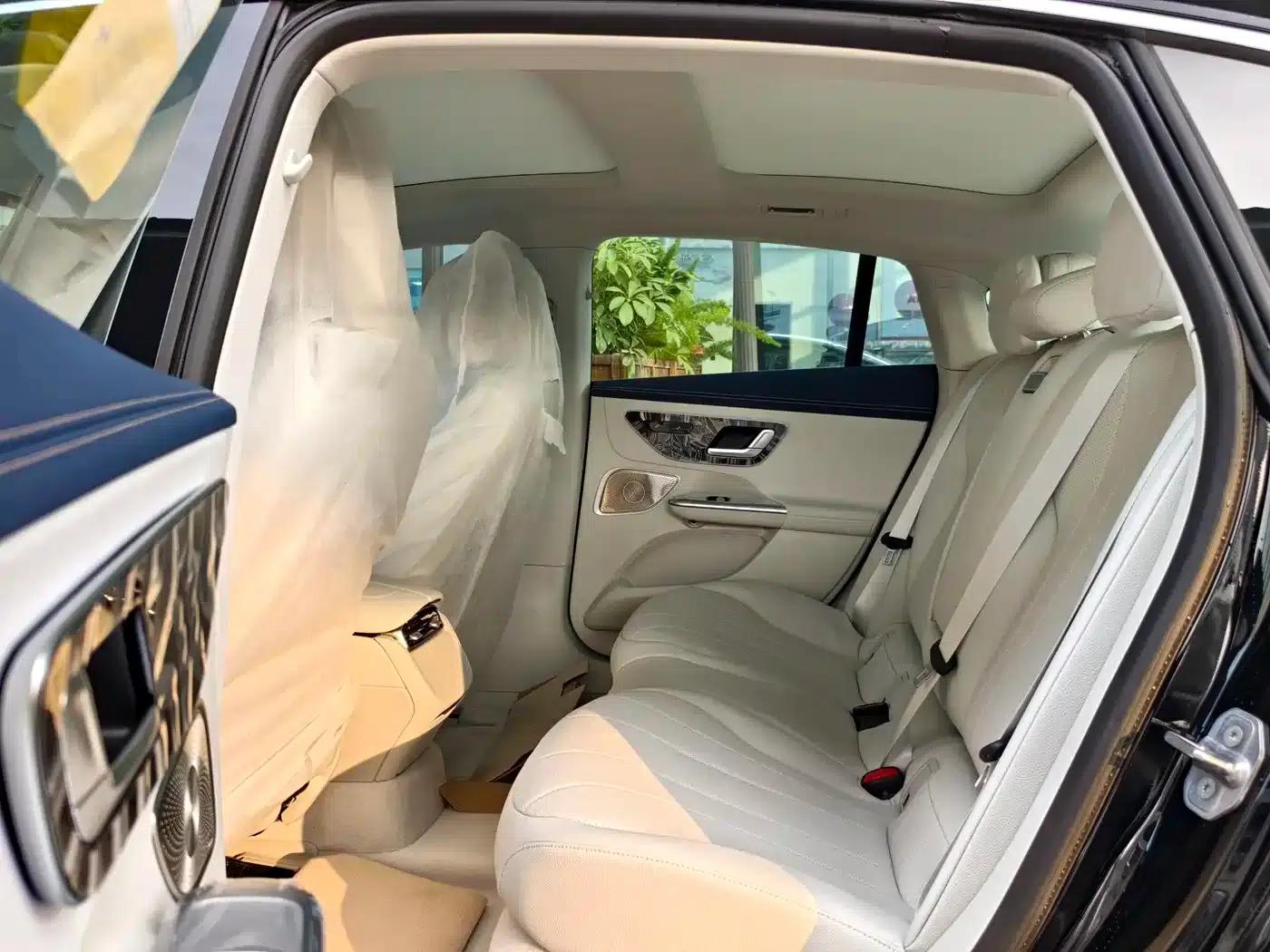 Mercedes-Benz EQE 2025 500 4MATIC Luxury Edition — миниатюра 19