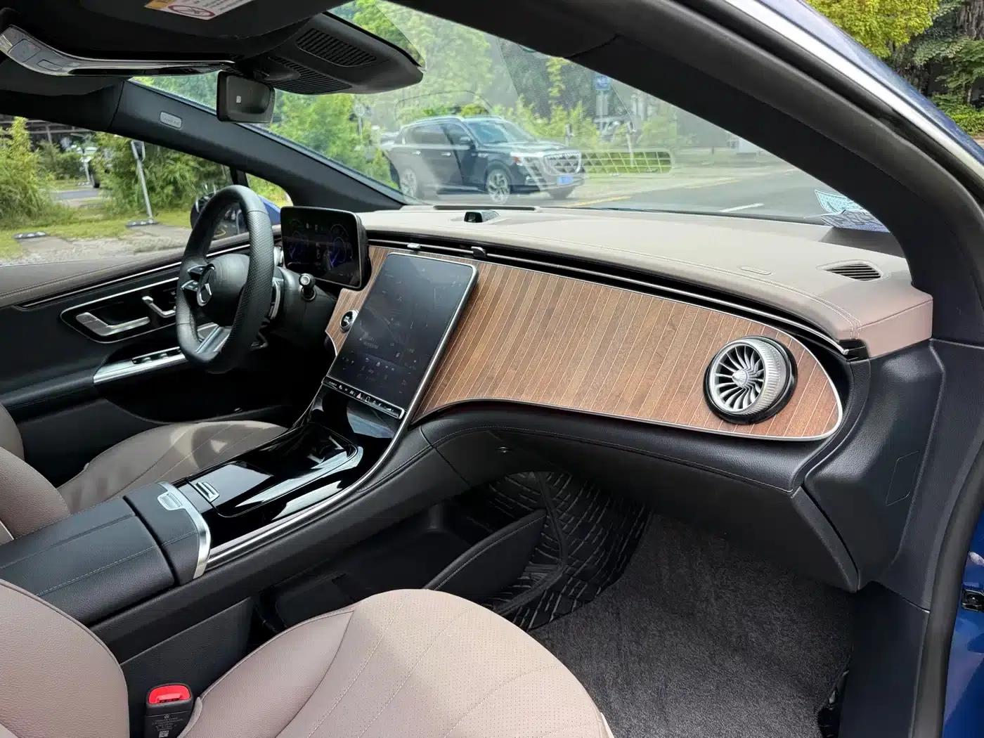 Mercedes-Benz EQE 2022 350 Luxury Edition — миниатюра 13