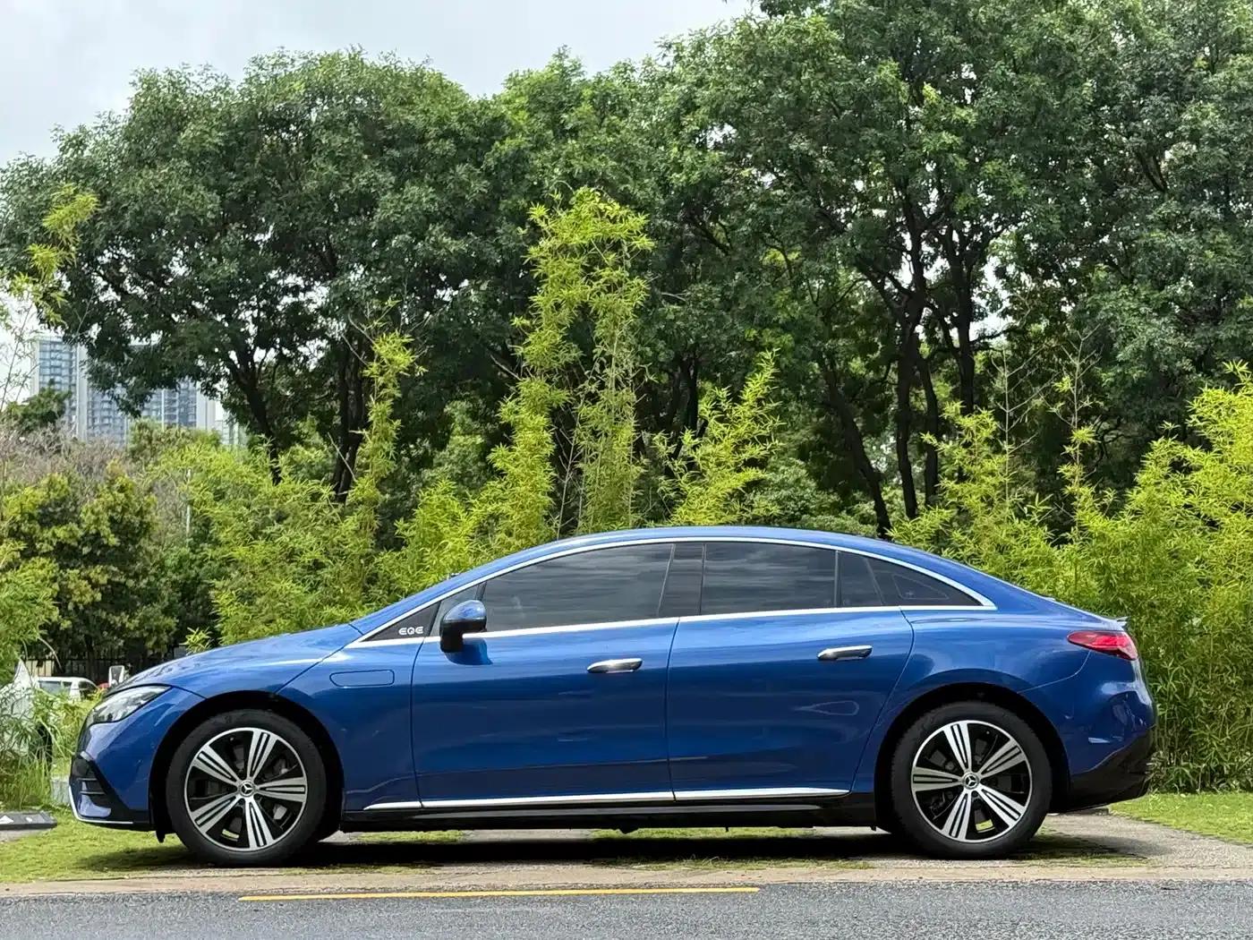 Mercedes-Benz EQE 2022 350 Luxury Edition — миниатюра 3