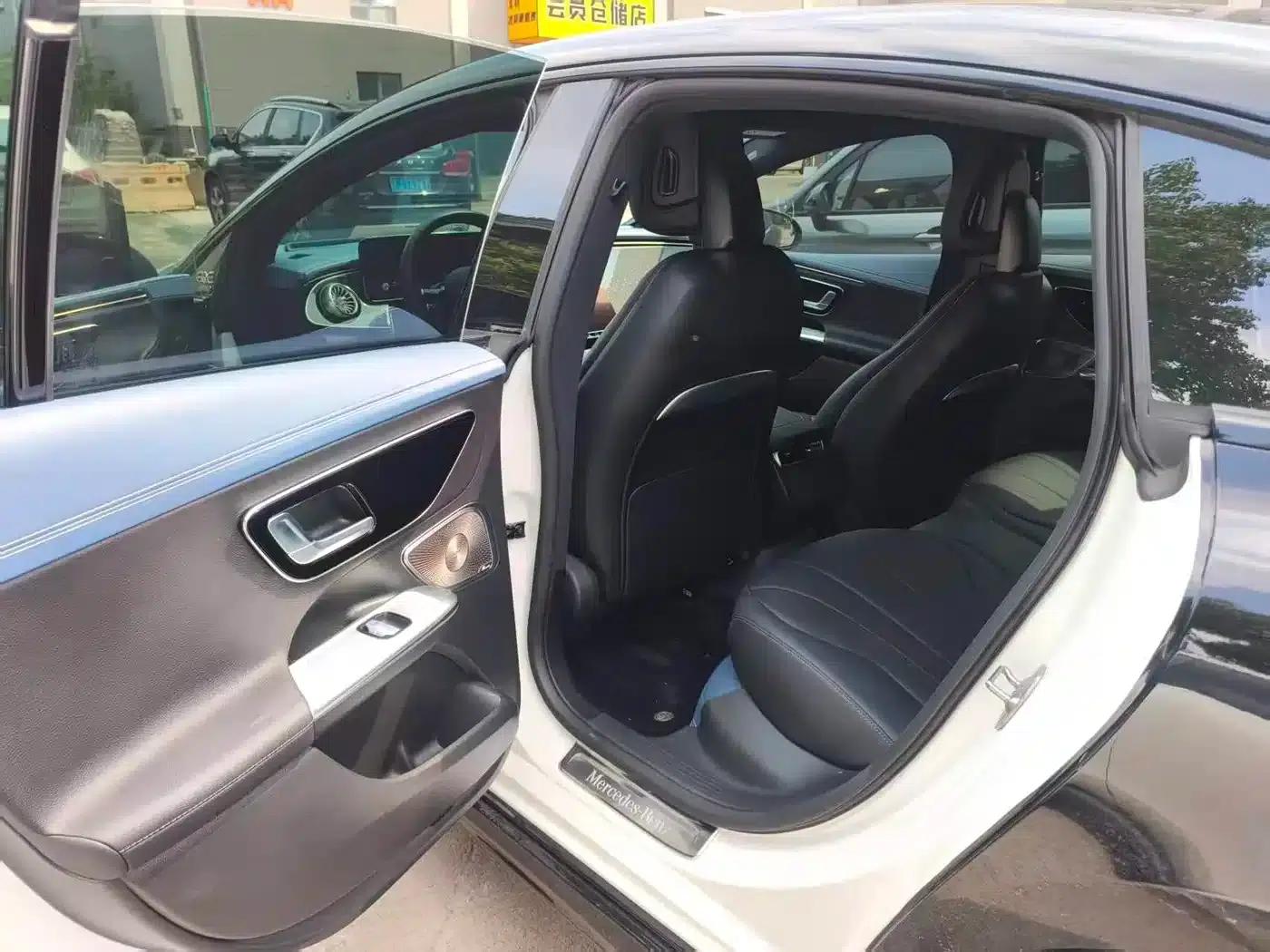 Mercedes-Benz EQE 2022 350 First Edition — миниатюра 2