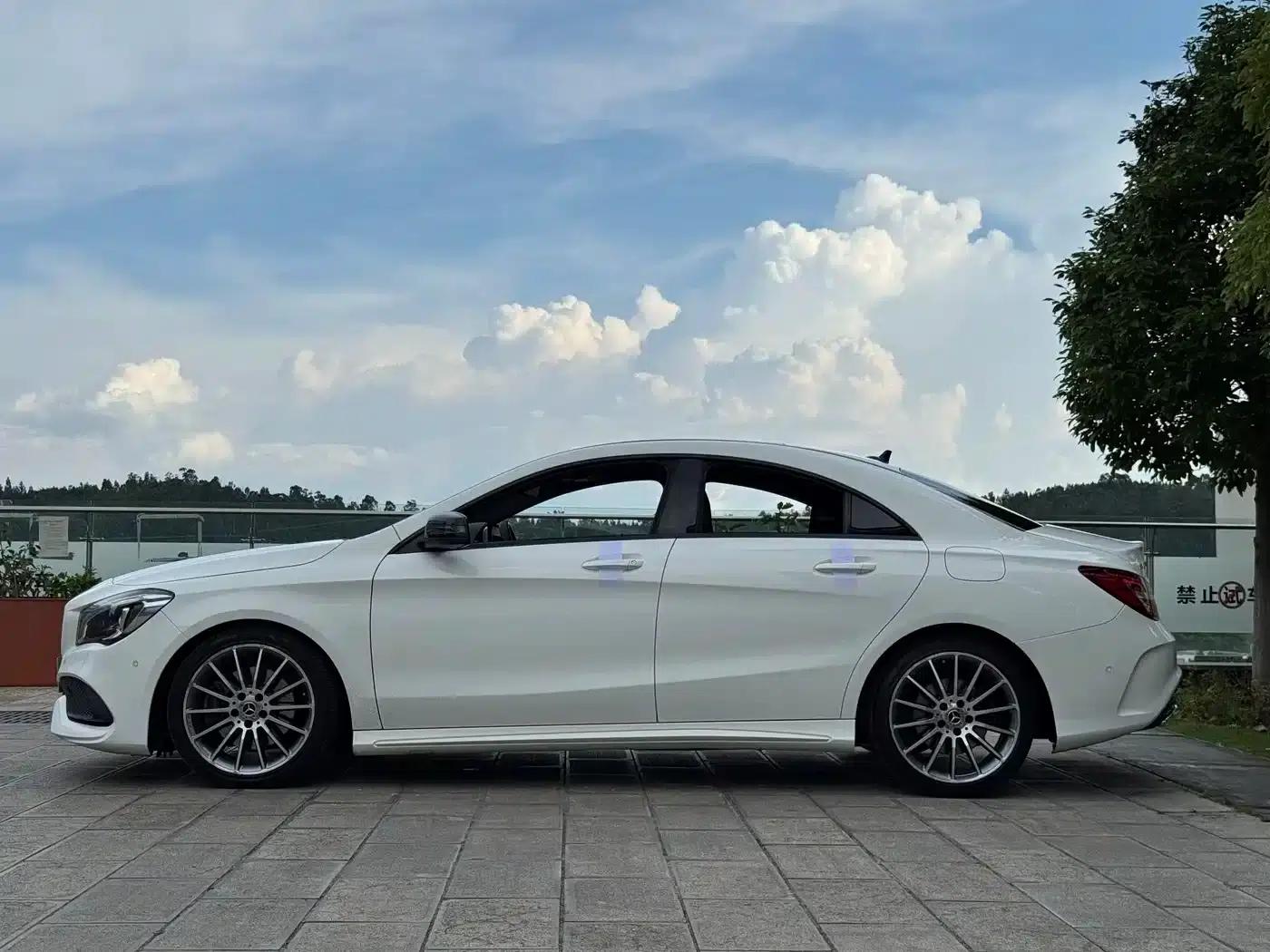 Imported Mercedes-Benz CLA 2018 CLA 220 4MATIC — миниатюра 8