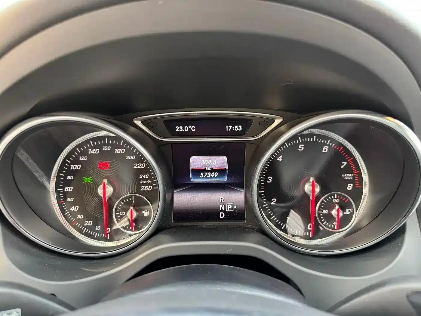 Imported Mercedes-Benz CLA 2018 CLA 220 4MATIC — миниатюра 10