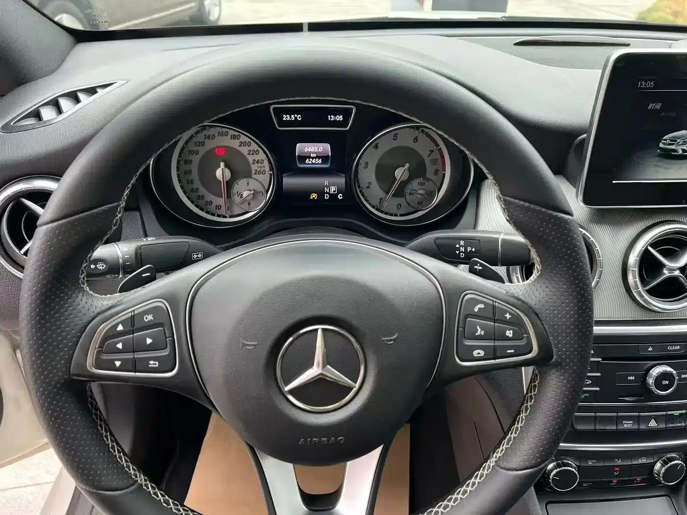 Imported Mercedes-Benz CLA 2016 CLA 200 Fashion Edition — миниатюра 4